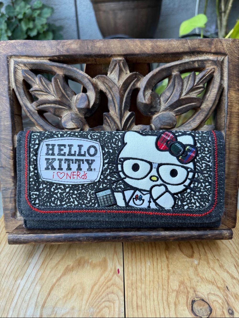 HELLO KITTY LOUNGEFLY GRAY NERD CALCULATOR TRIFOLD WALLET.